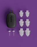 Alpine PartyPlug Pro Festival-Ohrstöpsel Übersicht mit verschiedenen Aufsätzen und transparentem Etui