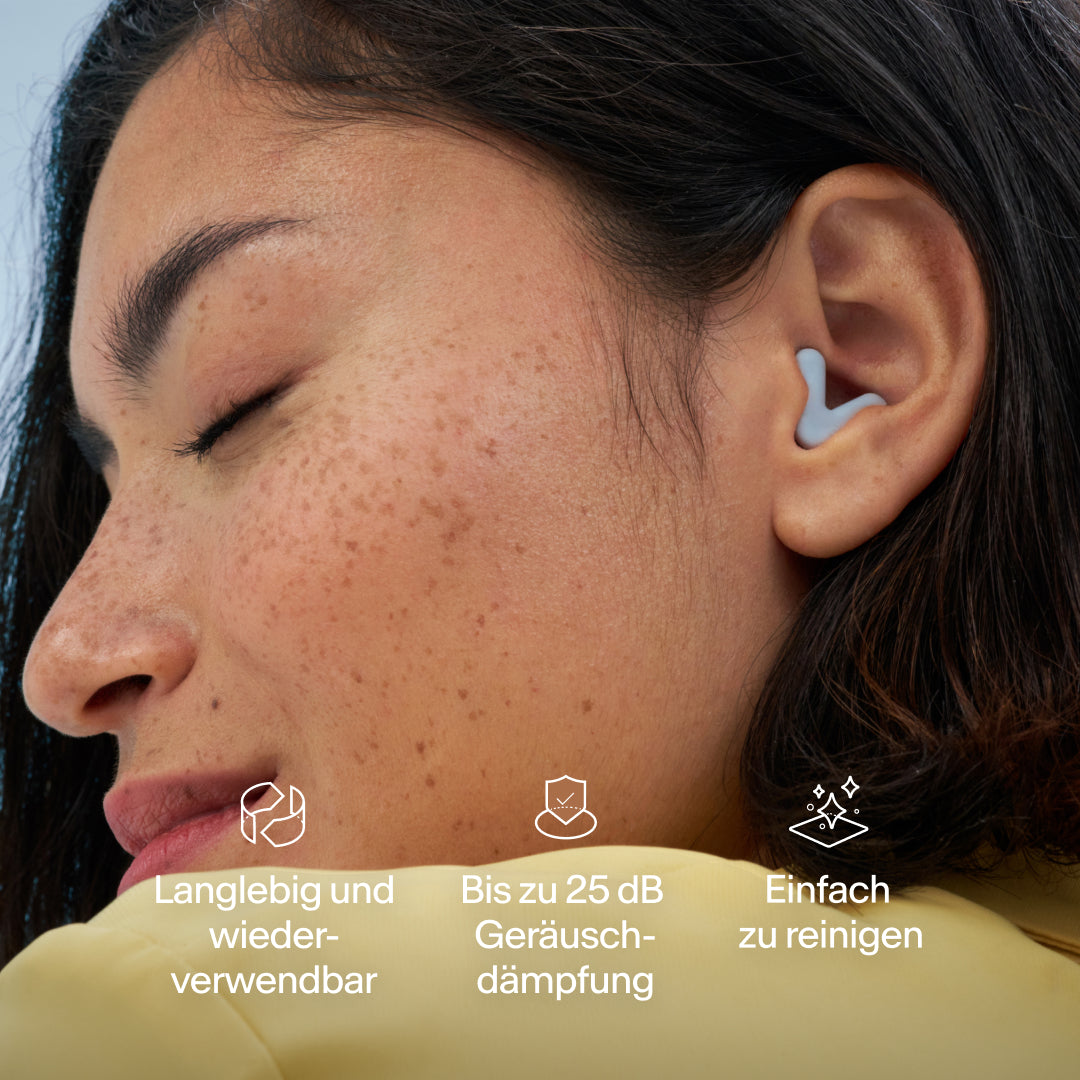 Alpine Silence Ohrstöpsel im Ohr mit wichtigsten Merkmalen - blue