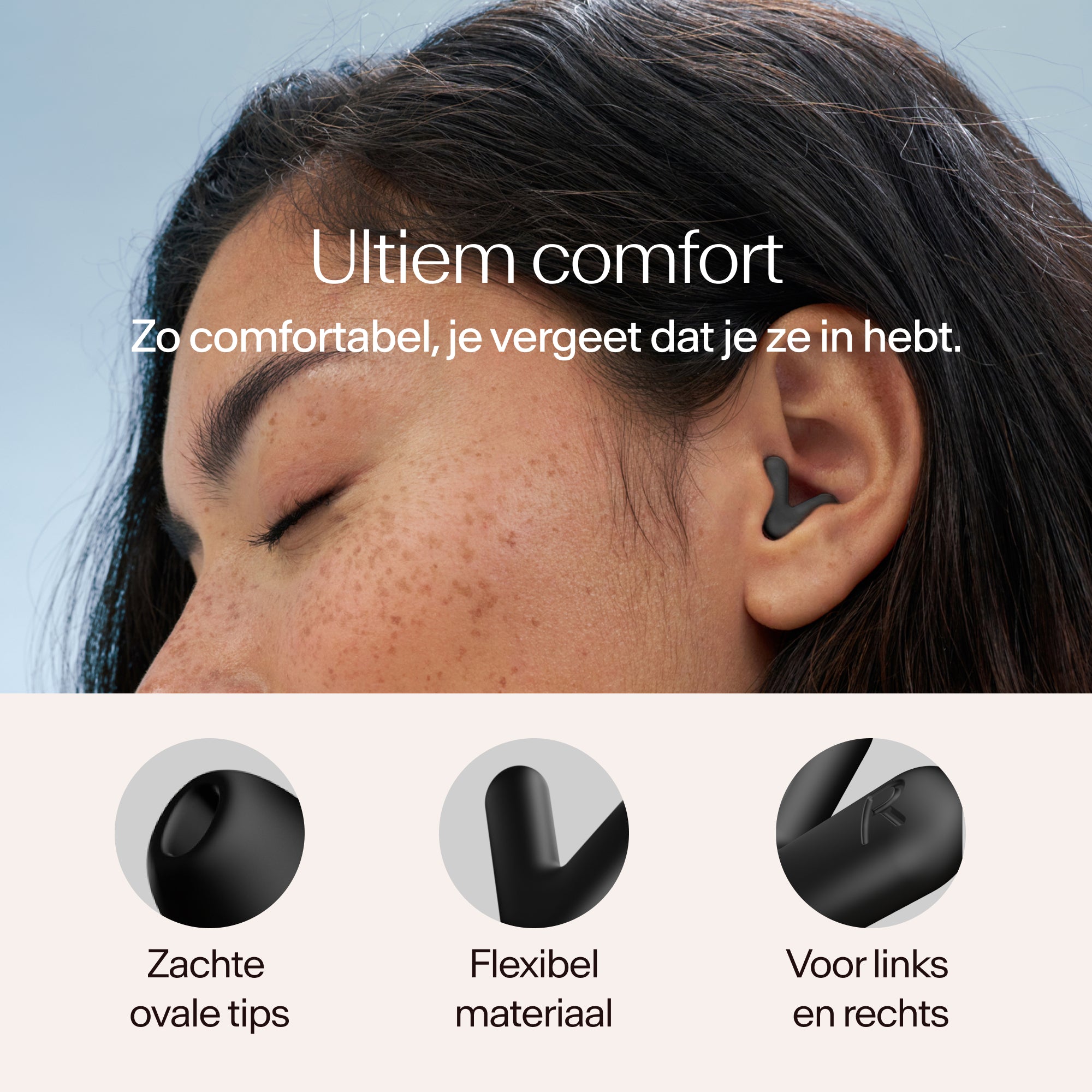 Close-up van een persoon met Alpine Silence oordopjes in zwart, met tekst over comfort en productkenmerken