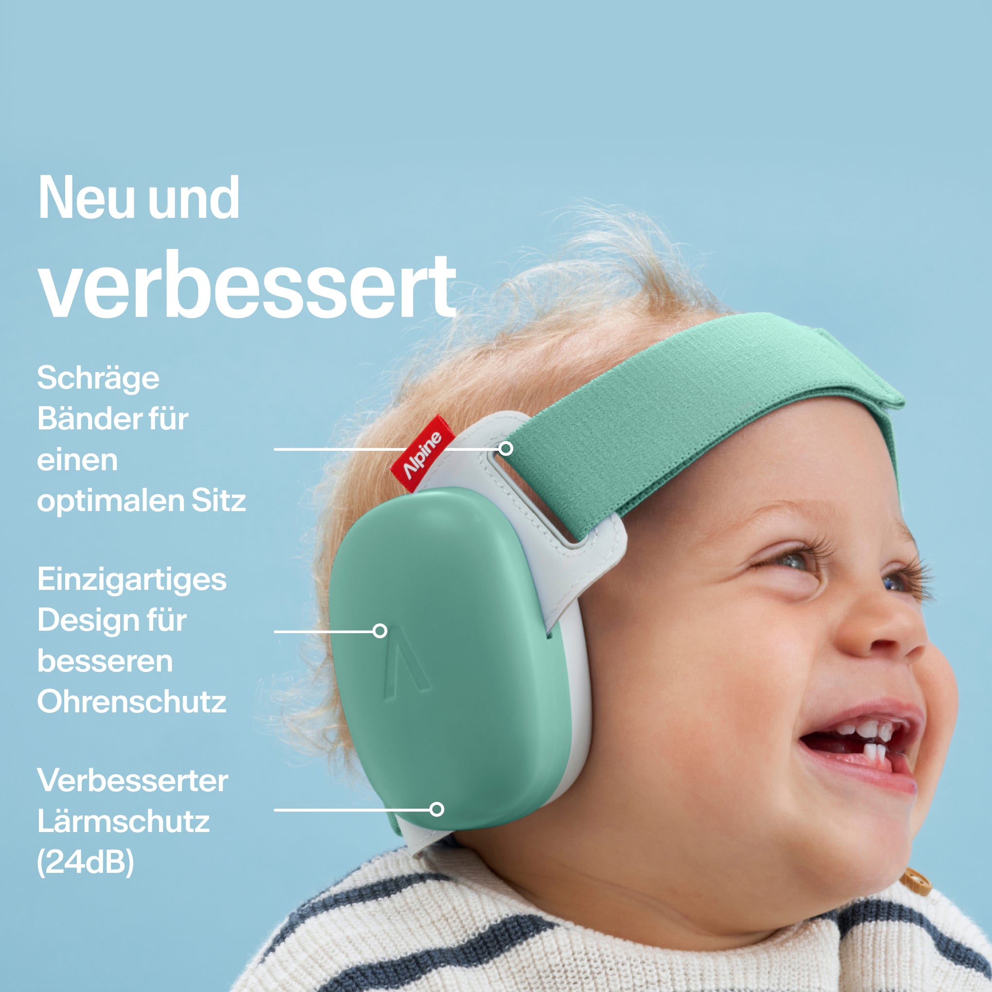 baby trägt alpine muffy baby in sage green auf dem kopf