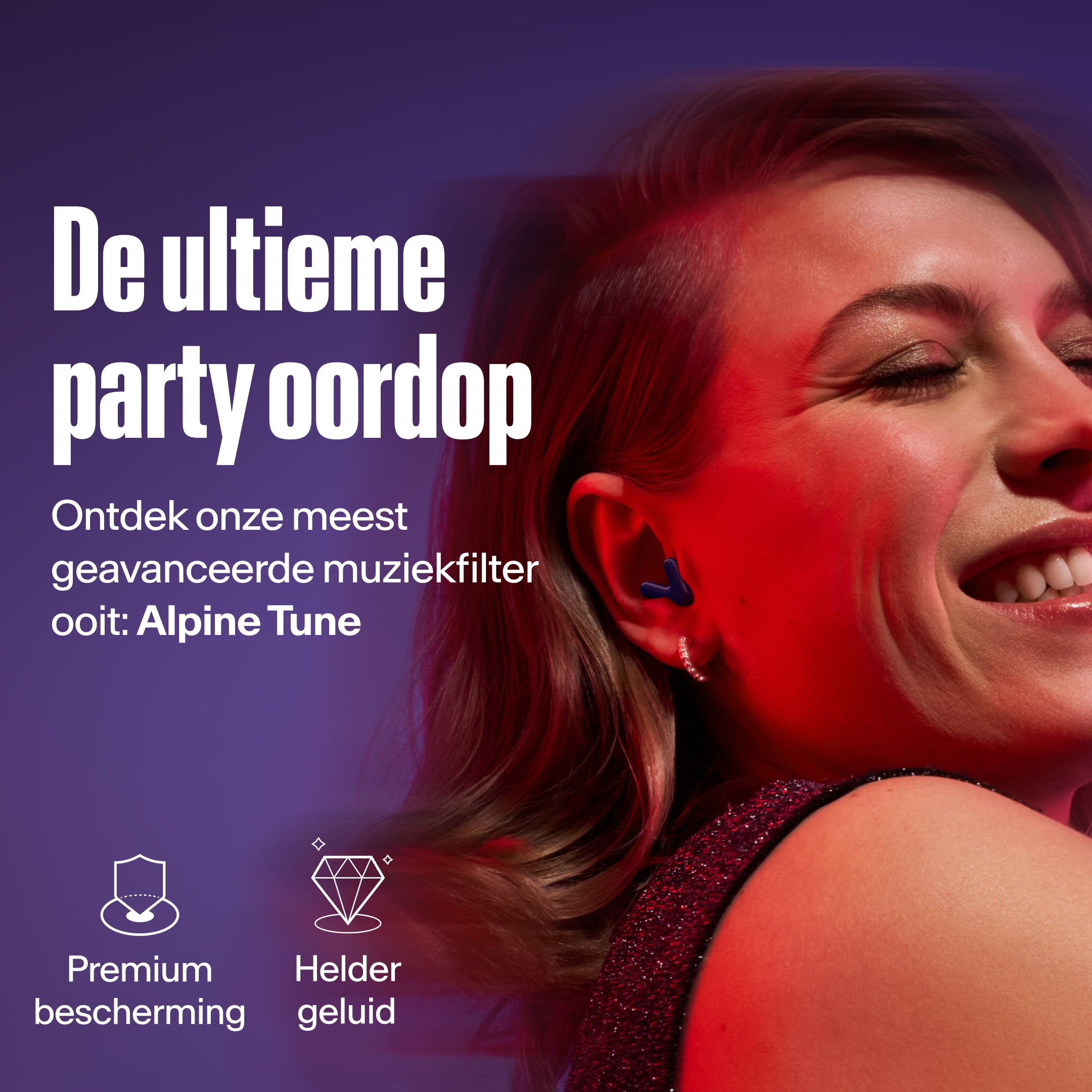 Vrouw draagt Alpine Tune in dark-blue – toont USP geavanceerde muziekfilter #color_dark-blue #lang_nl